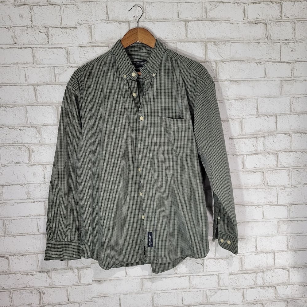 AEO blue and green button down top